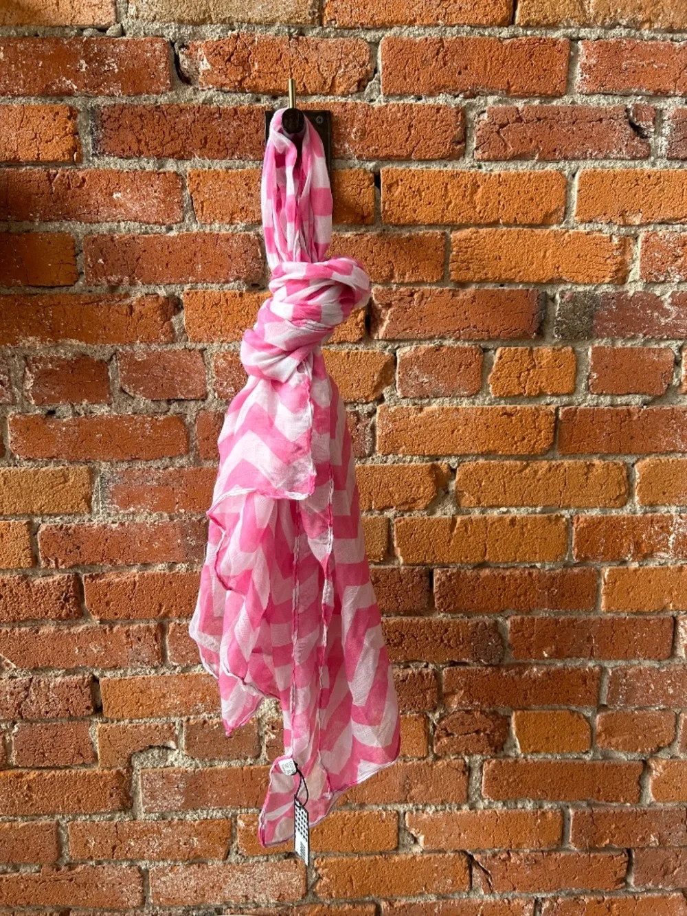 Stylish chevron print women’s scarf